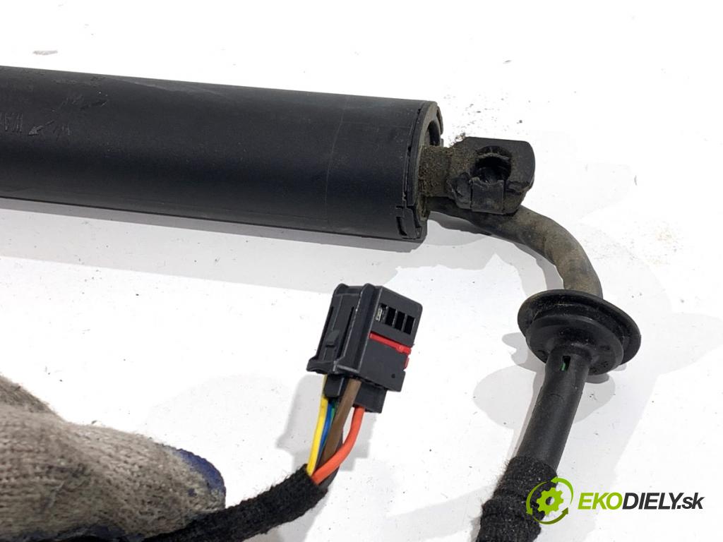 JAGUAR F-PACE SUV 2016 120 kW 2.0 TD4 1999 teleskop Teleskop dveří levý HK83-70354-AA