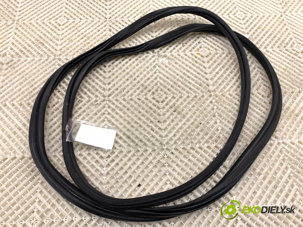 JAGUAR F-PACE SUV 2016 120 kW 2.0 TD4 1999 tesnenie dverí kufra 