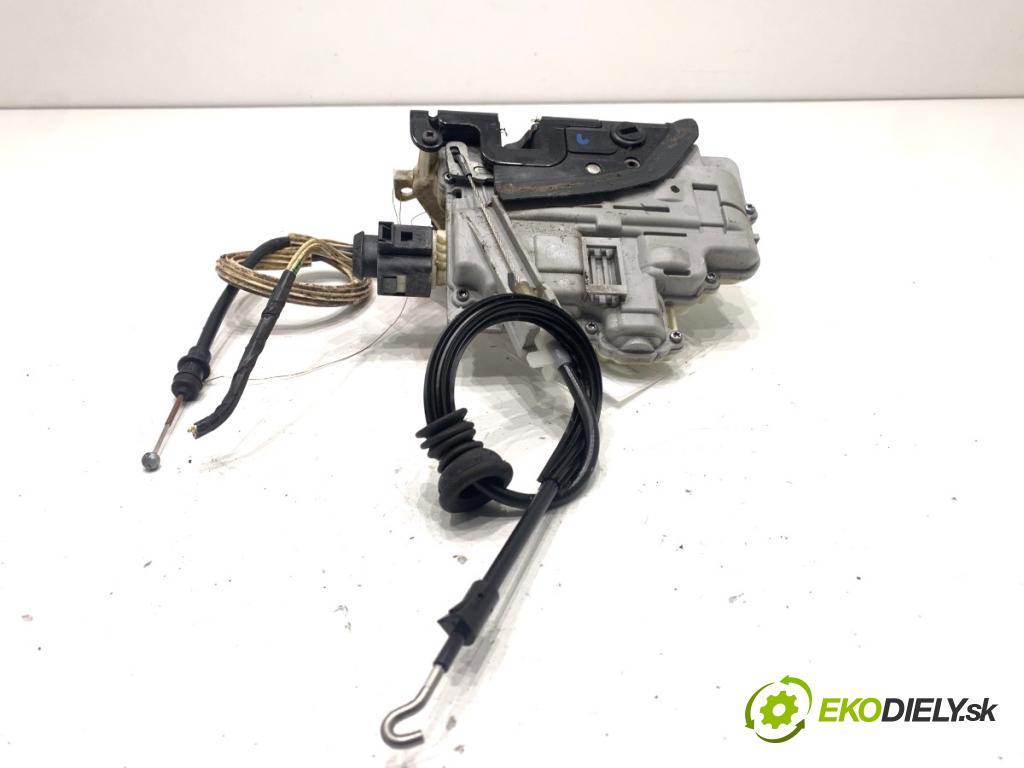 VW PASSAT B7 sedan 2013 103 kW 2.0 TDI 1968 zámok Dvere ľavy zad 3C4839015A