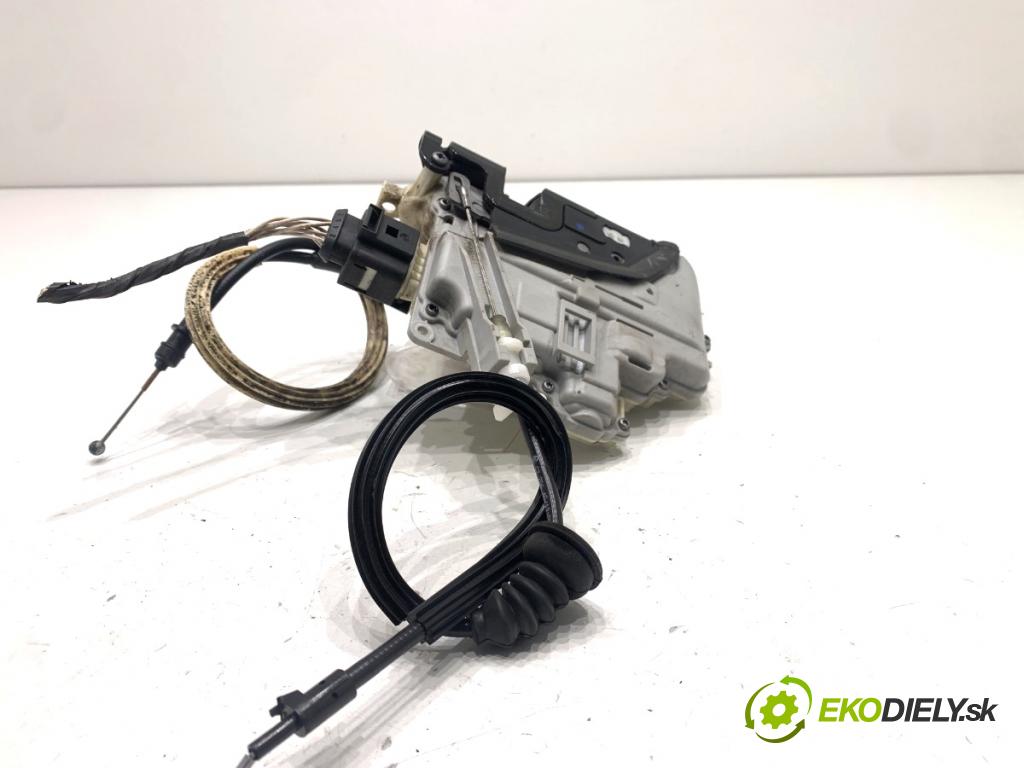 VW PASSAT B7 sedan 2013 103 kW 2.0 TDI 1968 zámok Dvere ľavy predný 3C1837015A