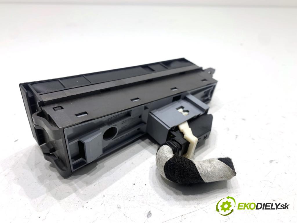 VW PASSAT B7 sedan 2013 103 kW 2.0 TDI 1968 Spínač brzdy ručnej brzdy 3AB927137A (Prepínacie páčky pod volantom)