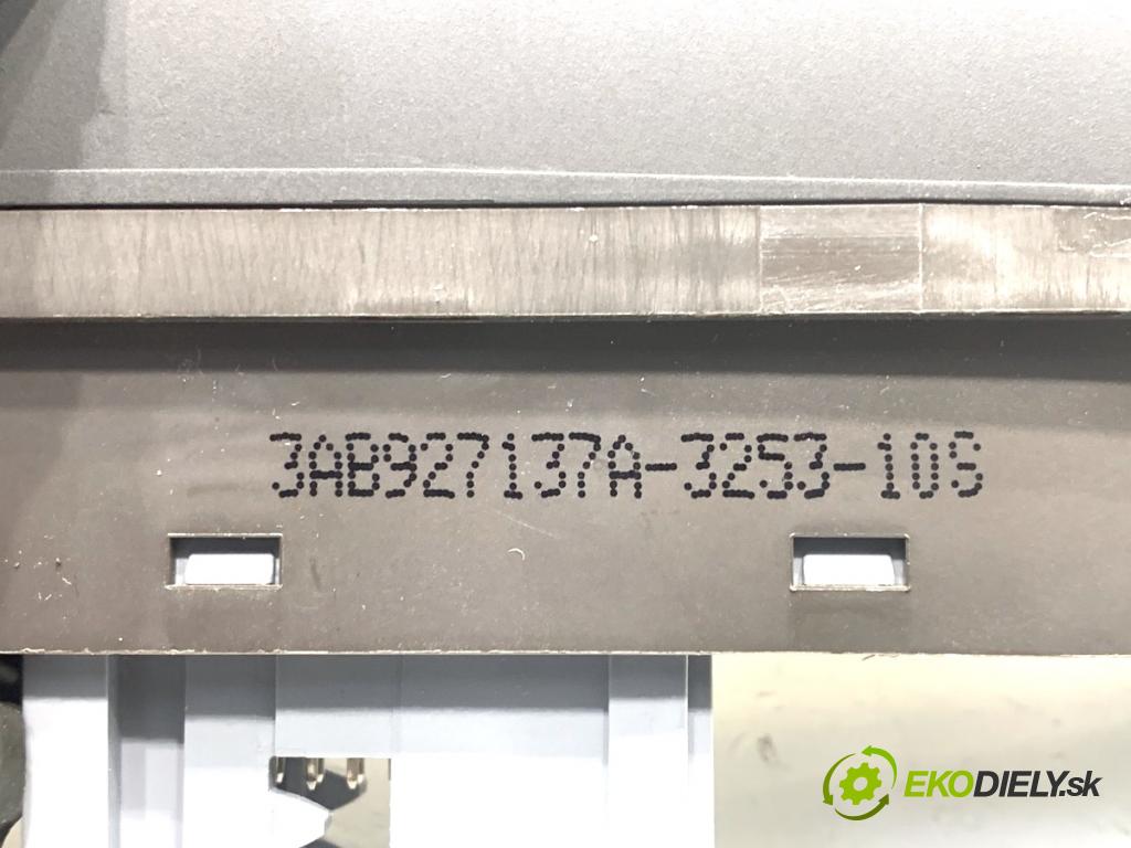 VW PASSAT B7 sedan 2013 103 kW 2.0 TDI 1968 spínač brzdy ruční brzdy 3AB927137A (Páčky pod volantem)