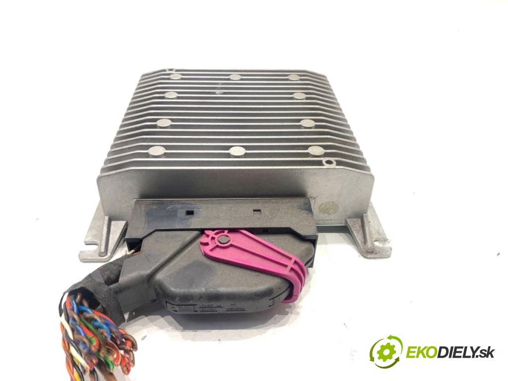 VW PASSAT B7 sedan 2013 103 kW 2.0 TDI 1968 Zosilňovač 5K0035456D (Zosilňovač)