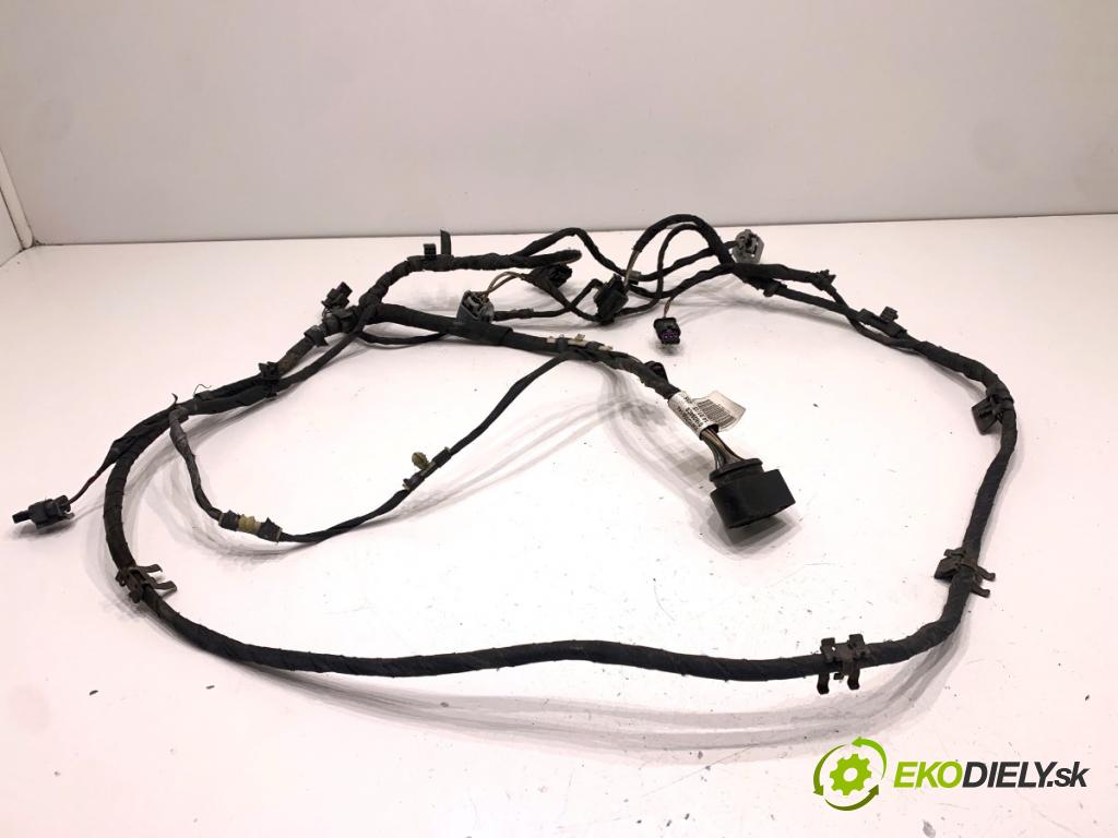 VW PASSAT B7 sedan 2013 103 kW 2.0 TDI 1968 káblovačka PDC přední část 3AA971095AQ