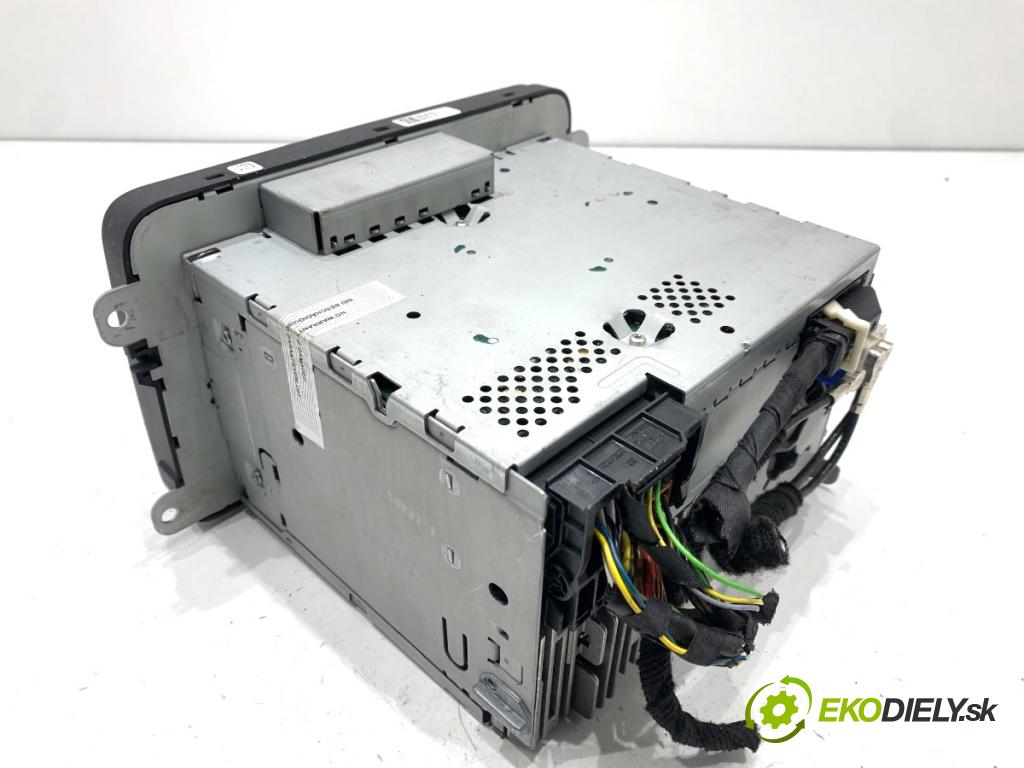 VW PASSAT B7 sedan 2013 103 kW 2.0 TDI 1968 RADIO 1T0035680R (Audio zařízení)