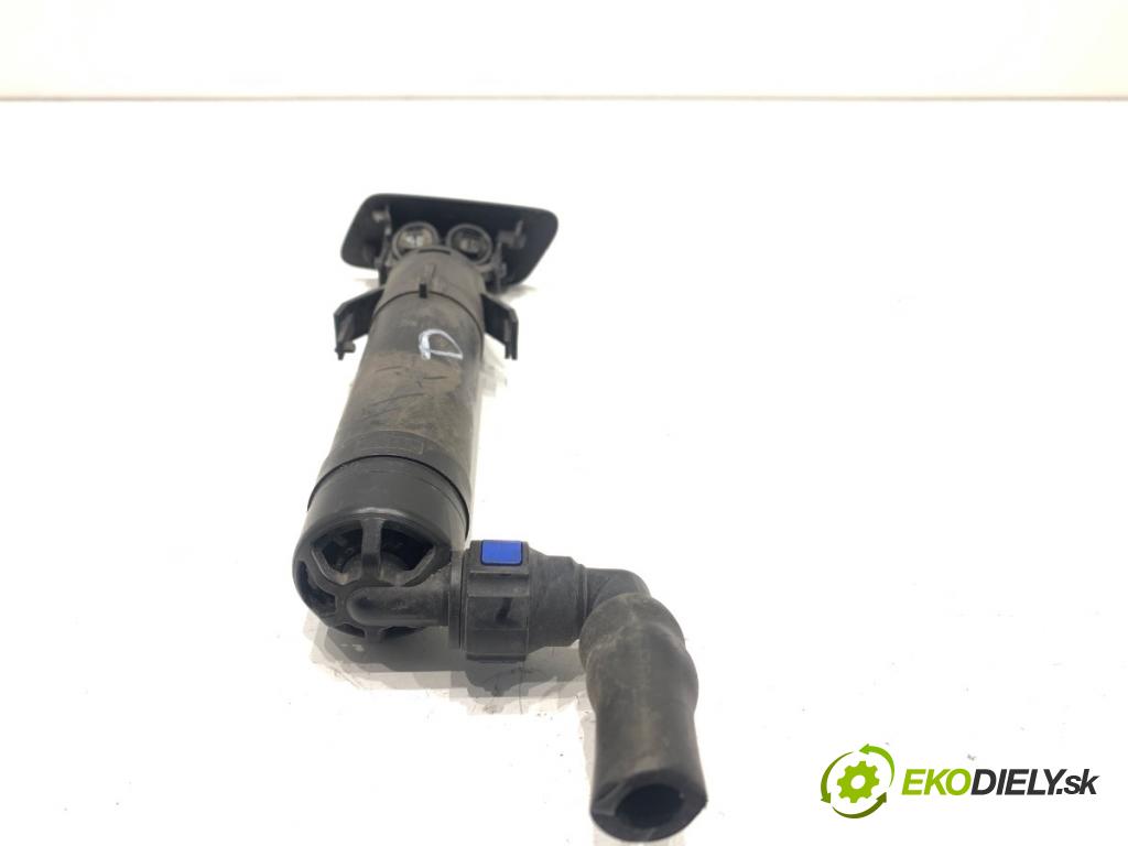 VW PASSAT B7 sedan 2013 103 kW 2.0 TDI 1968 ostřikovače světla pravý přední část 3AA955104