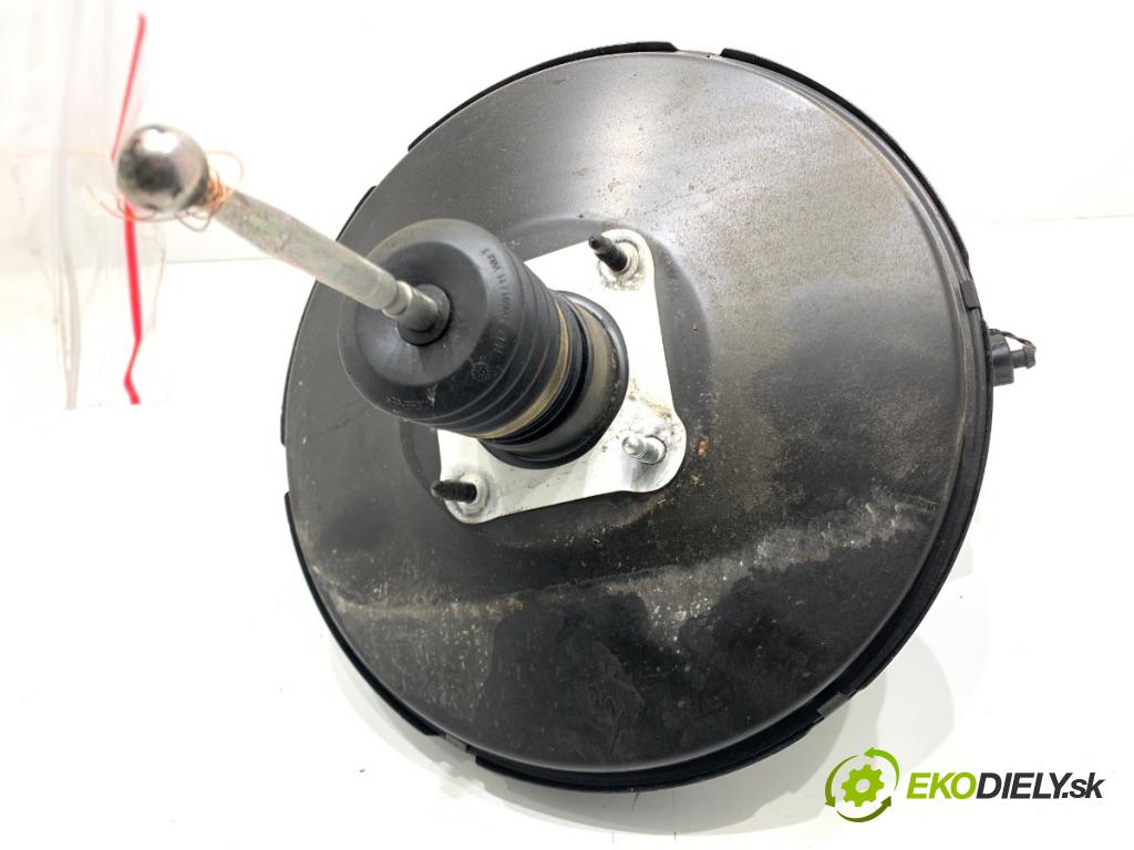 VW PASSAT B7 sedan 2013 103 kW 2.0 TDI 1968 posilovač bŕzd 3C1614105AP