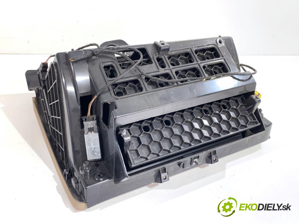 VW PASSAT B7 sedan 2013 103 kW 2.0 TDI 1968 Priehradka, kastlík spolujazdca 3C1857114E (Priehradka (kastlík))