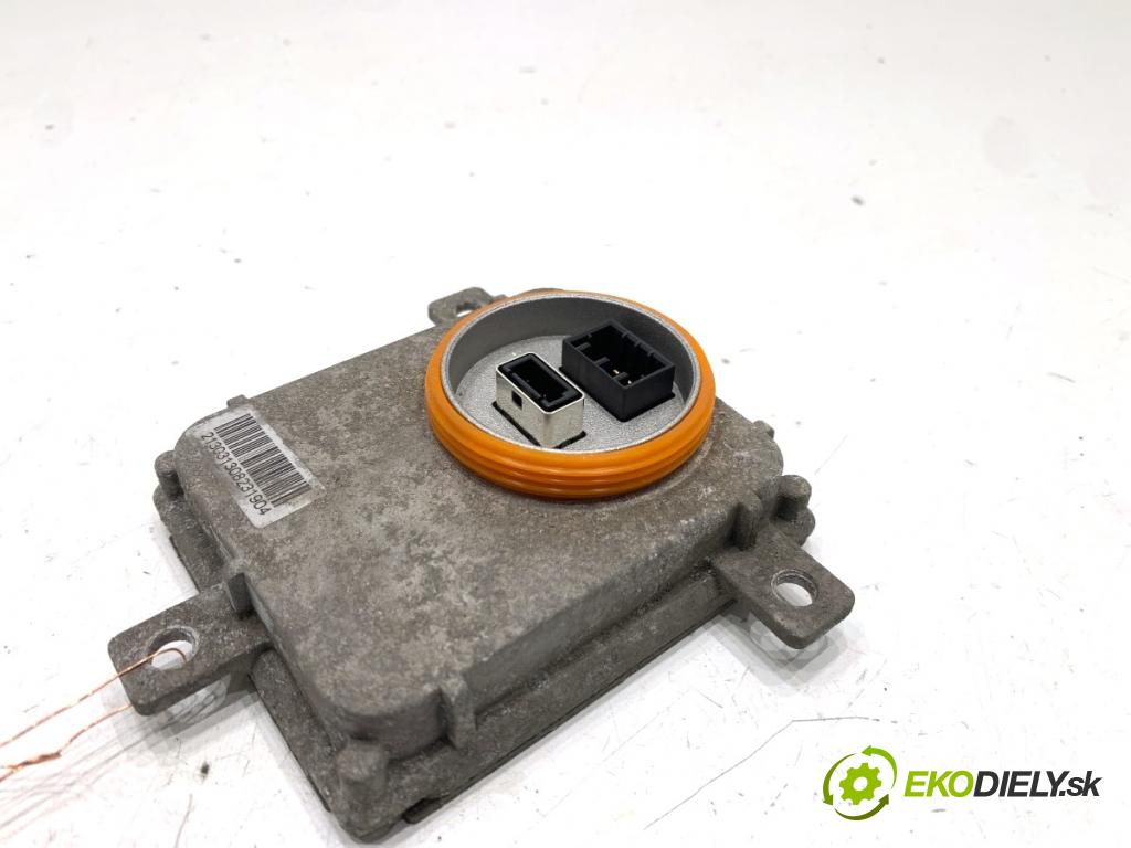 VW PASSAT B7 sedan 2013 103 kW 2.0 TDI 1968 Menič XENON 8K0941597B (Riadiaca jednotka xenónu)