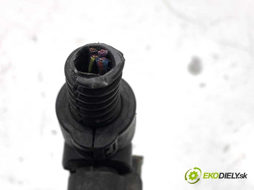 VW PASSAT B7 sedan 2013 103 kW 2.0 TDI 1968 váha vzduchu 03L906461A (Snímač hmotnosti vzduchu)