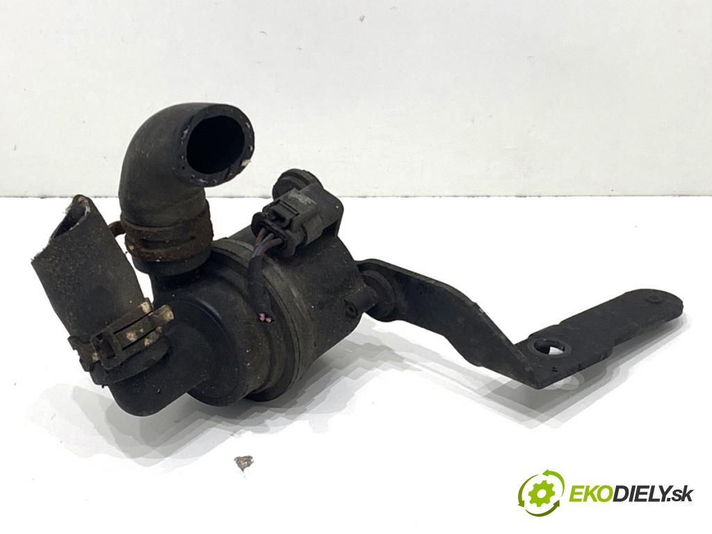 VW PASSAT B7 sedan 2013 103 kW 2.0 TDI 1968 DALŠÍ: pumpa vody 5N0965561A (Vodní pumpa)