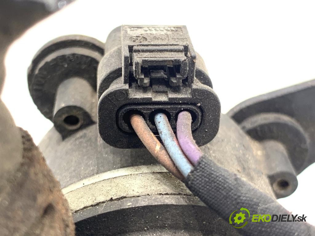 VW PASSAT B7 sedan 2013 103 kW 2.0 TDI 1968 DALŠÍ: pumpa vody 5N0965561A (Vodní pumpa)