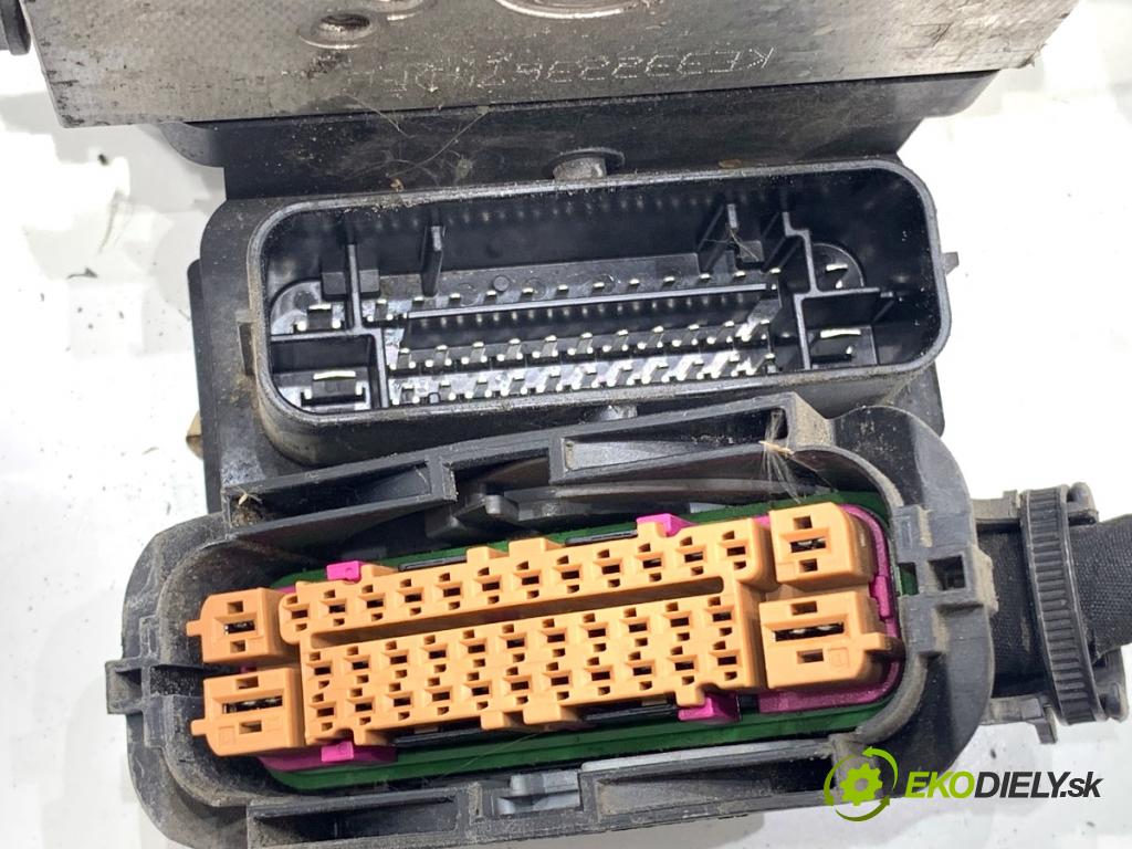 VW PASSAT B7 sedan 2013 103 kW 2.0 TDI 1968 Pumpa ABS 3AA614109AP (Pumpa ABS)