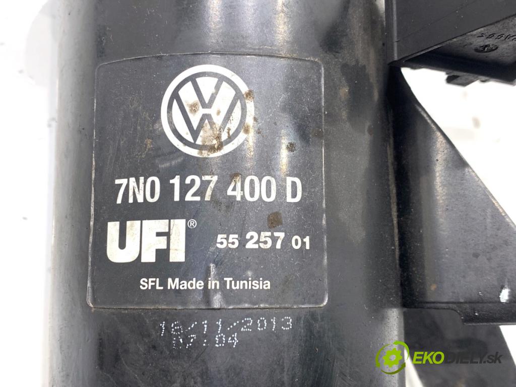 VW PASSAT B7 sedan 2013 103 kW 2.0 TDI 1968 obal filtra paliva 7N0127400D (Kryt palivového filtru)