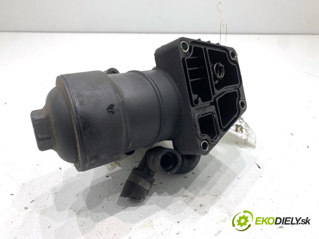 VW PASSAT B7 sedan 2013 103 kW 2.0 TDI 1968 Obal filtra oleja 03L117021C (Obal olejového filtra)