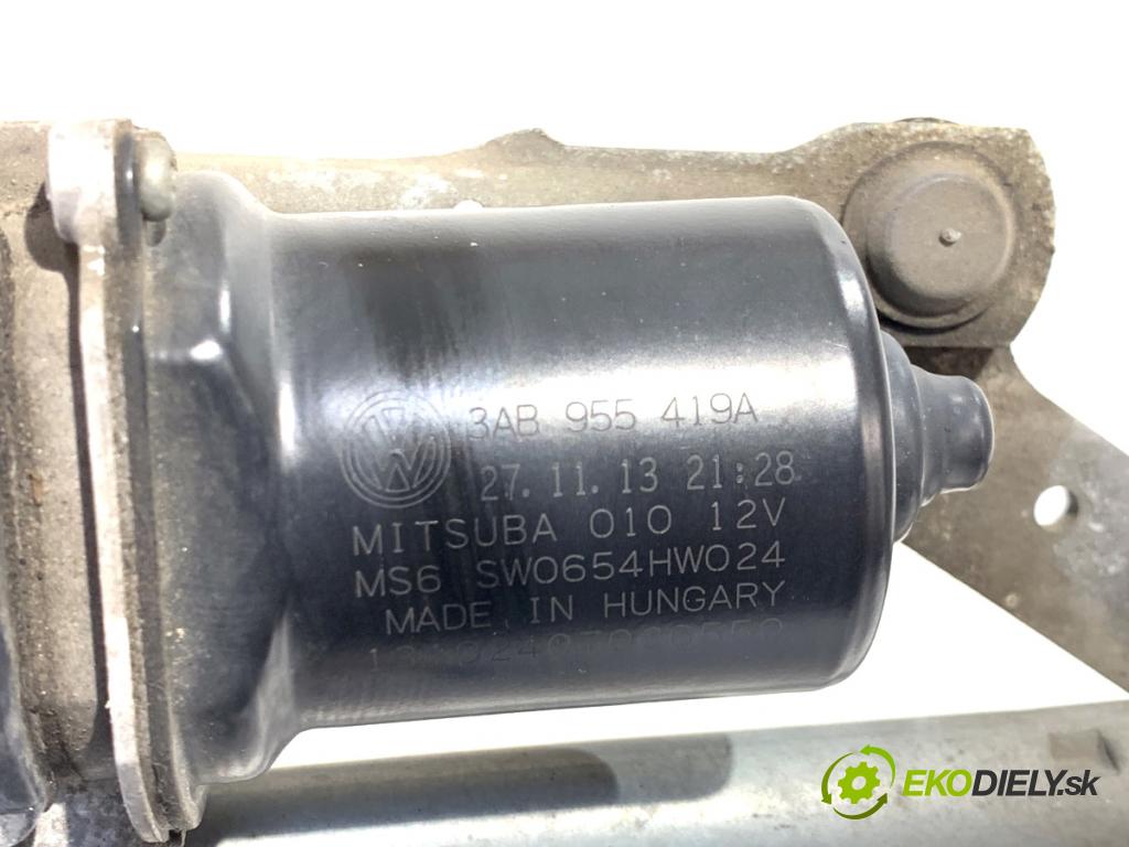 VW PASSAT B7 sedan 2013 103 kW 2.0 TDI 1968 mechanismus stěračů přední část 3AB955023A (Motorek stěračů přední)