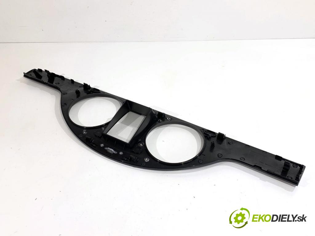 VW PASSAT B7 sedan 2013 103 kW 2.0 TDI 1968 lišty kryt 3AB858366D 3AB857212D (Lišta)