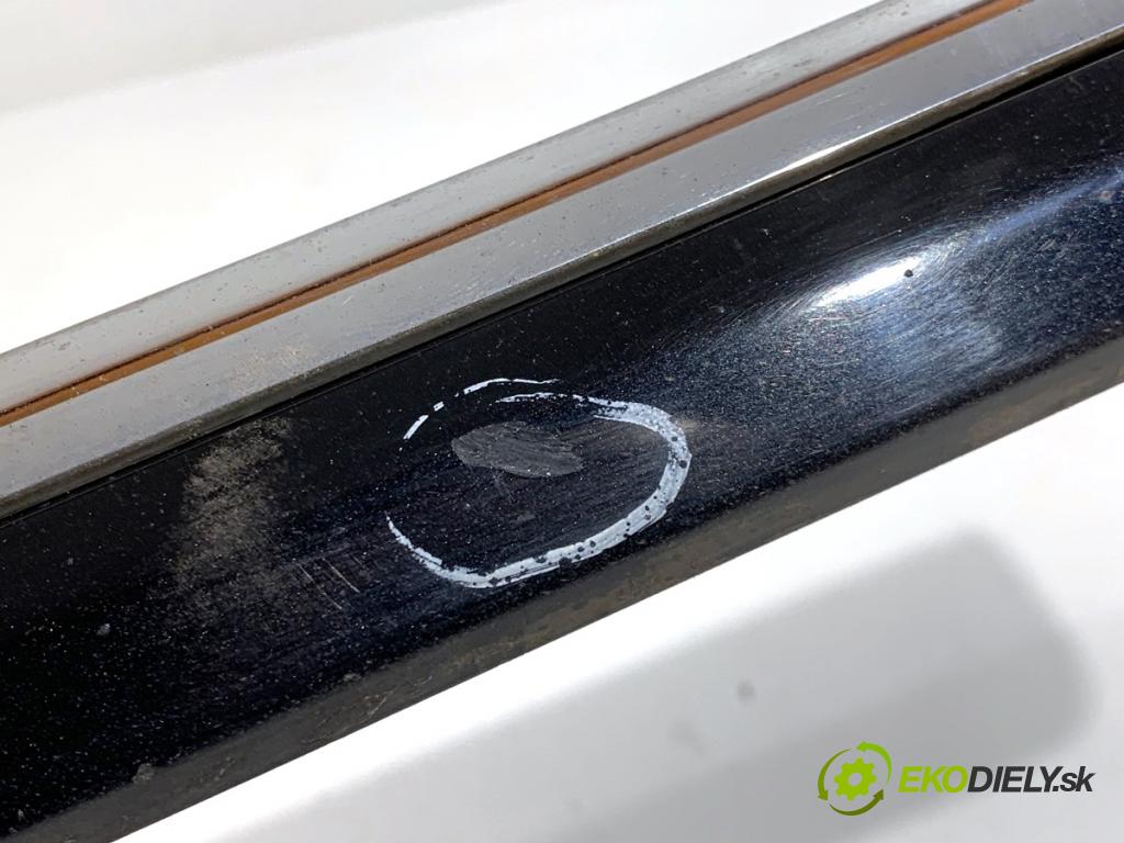 VW PASSAT B7 sedan 2013 103 kW 2.0 TDI 1968 lišta dveře pravý přední část 3AA854940A