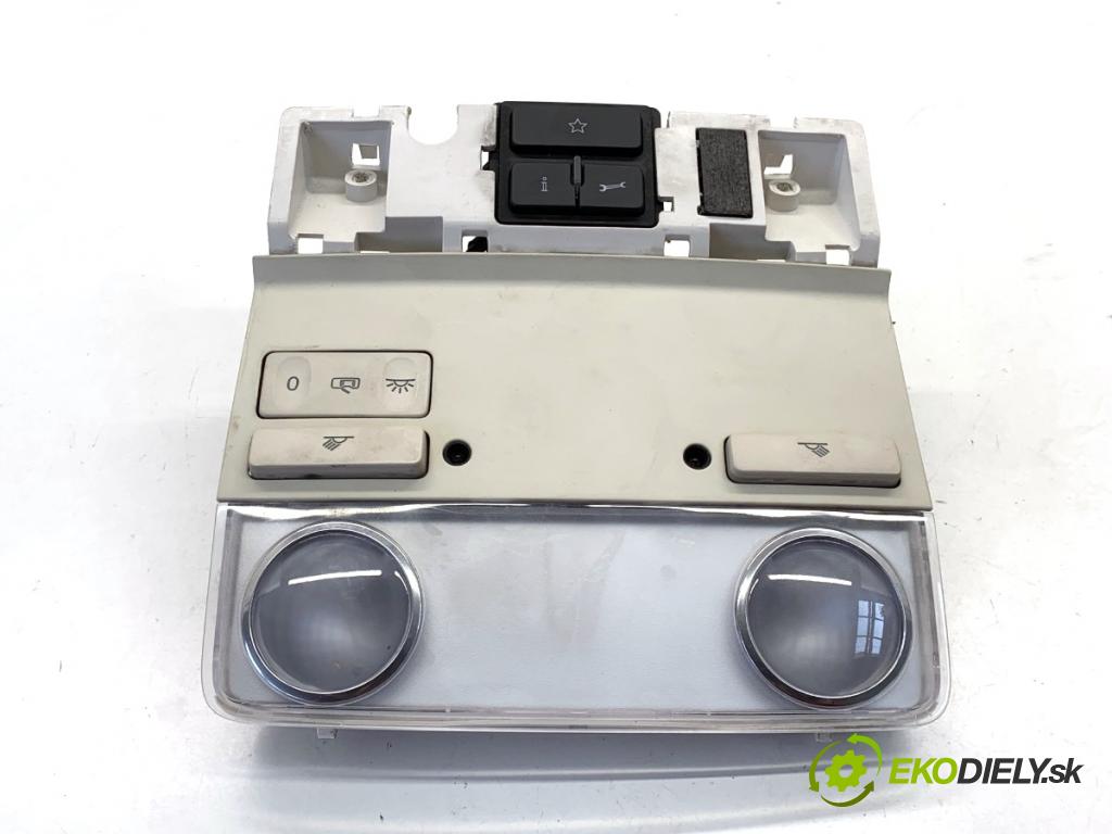 VW PASSAT B7 sedan 2013 103 kW 2.0 TDI 1968 světlo stropní 1K0947105