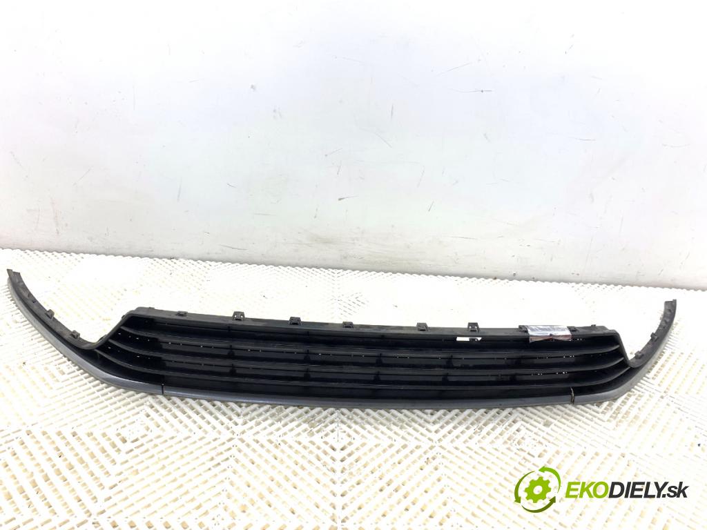 VW PASSAT B7 sedan 2013 103 kW 2.0 TDI 1968 Mriežky nárazníka predný stredna 