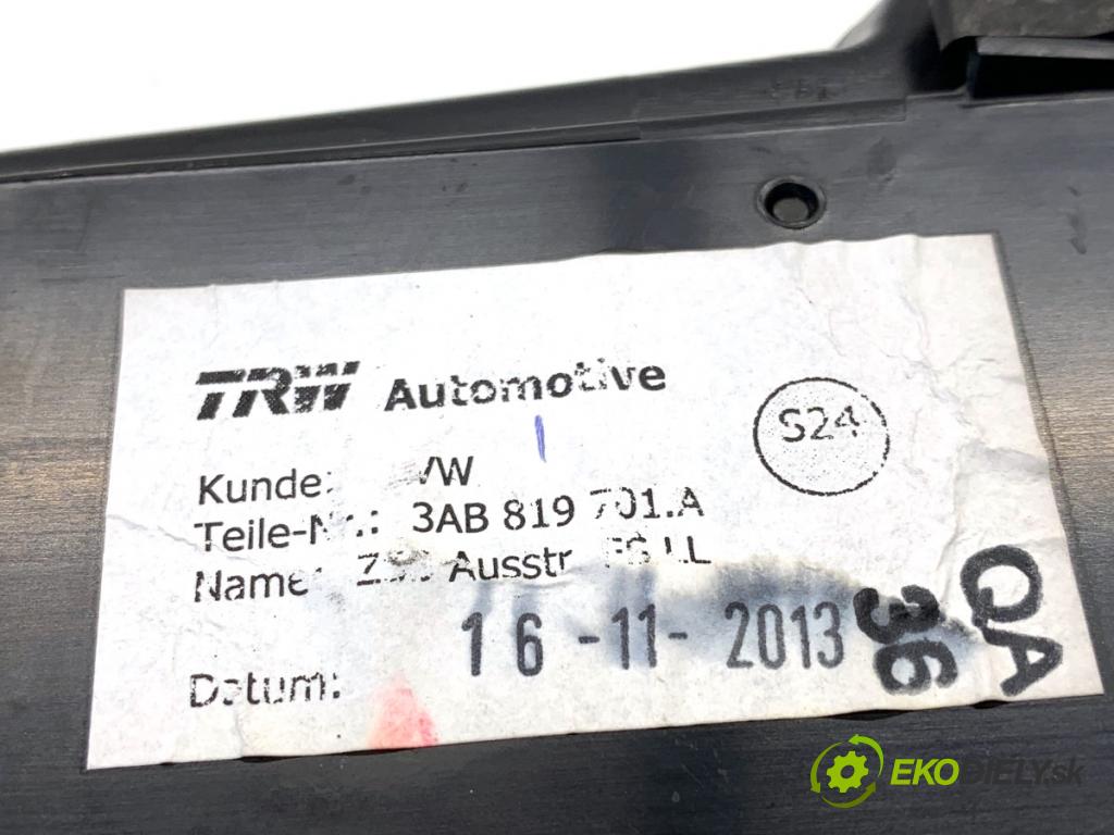 VW PASSAT B7 sedan 2013 103 kW 2.0 TDI 1968 Mriežky kúrenia ľavy predný 3AB819701A