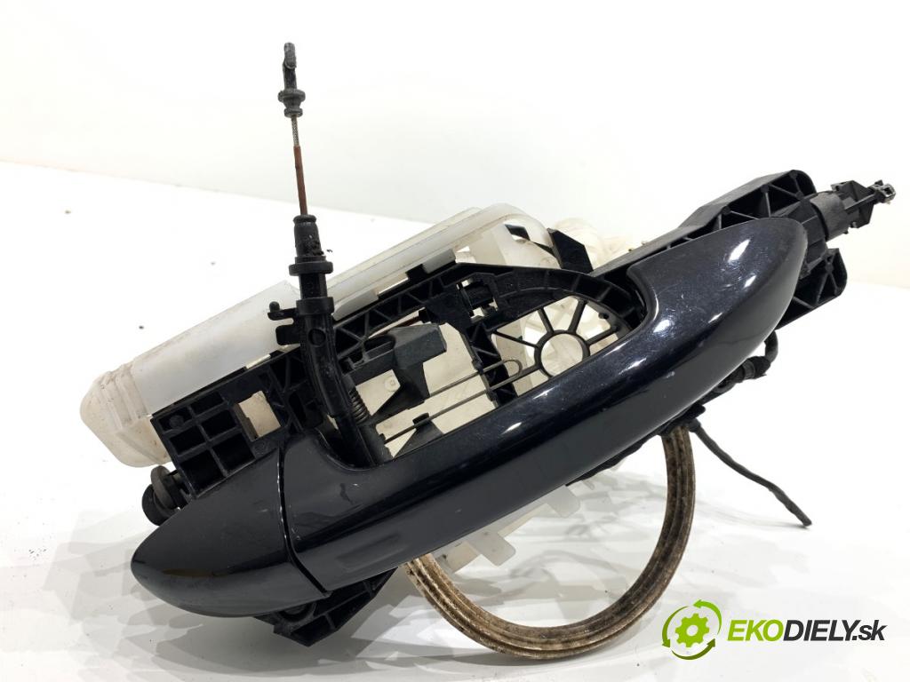 VW PASSAT B7 sedan 2013 103 kW 2.0 TDI 1968 Kľučka vonkajšia pravy predný 