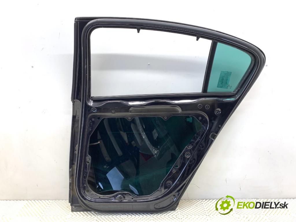 VW PASSAT B7 sedan 2013 103 kW 2.0 TDI 1968 dveře pravý zadní část