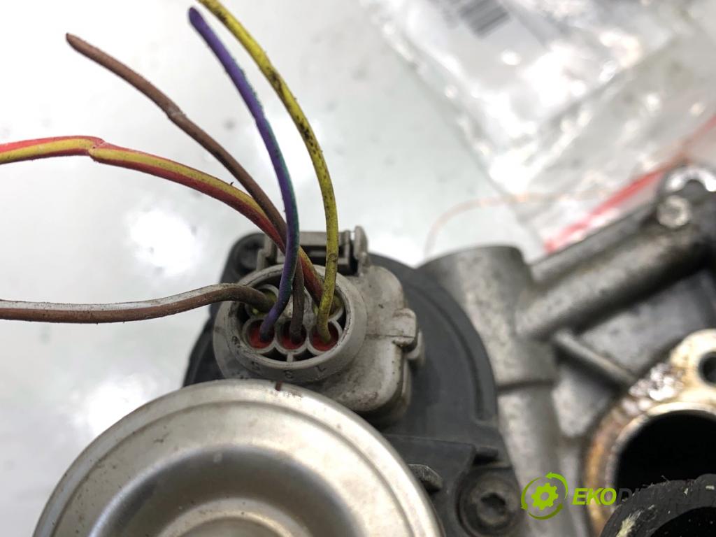 VW PASSAT B7 sedan 2013 103 kW 2.0 TDI 1968 chladič EGR 03L131512CF