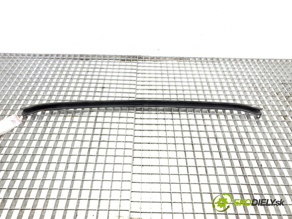 VW PASSAT B7 sedan 2013 103 kW 2.0 TDI 1968 Výstuha nárazníka predný dolná 3AA807651A