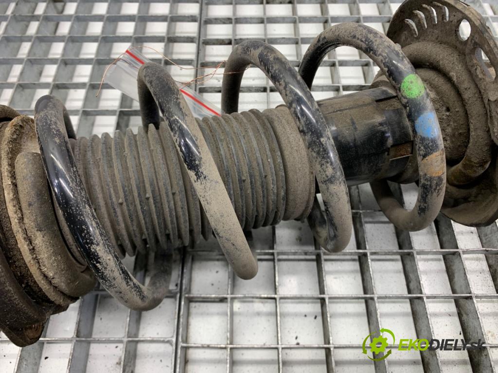 VW PASSAT B7 sedan 2013 103 kW 2.0 TDI 1968 Tlmič pravy predný ZE