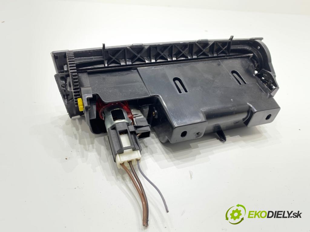 VW PASSAT B7 sedan 2013 103 kW 2.0 TDI 1968 popelník 3C0863284K