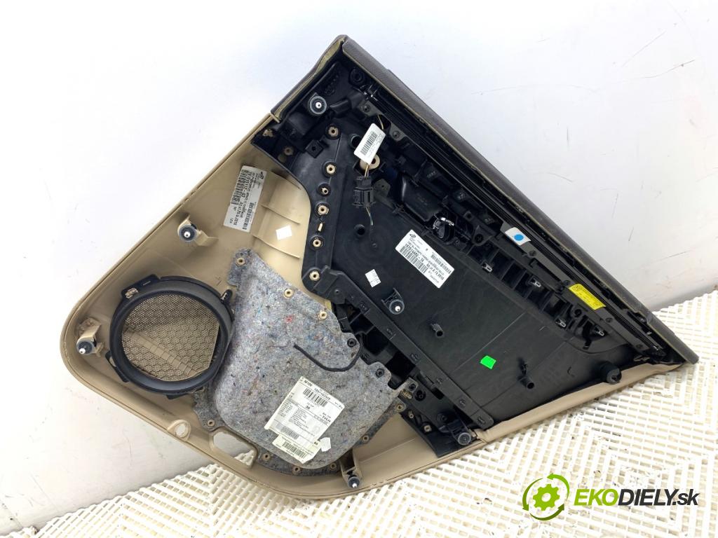 VW PASSAT B7 sedan 2013 103 kW 2.0 TDI 1968 čalúnenie Dvere ľavy zad Roleta