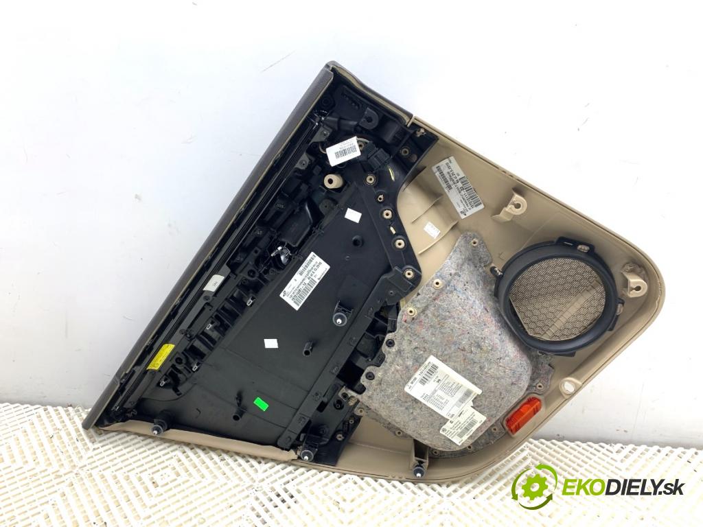 VW PASSAT B7 sedan 2013 103 kW 2.0 TDI 1968 ča dveře pravý zadní část Roleta