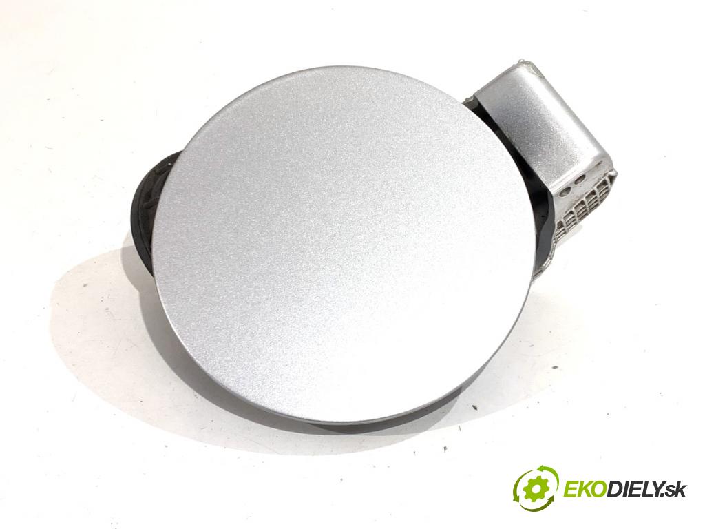 HYUNDAI ix35 SUV 2013 135 kW 2.0 CRDi 4WD 1995 Dvierka nádrže paliva 69510-2S000 (Kľučka dverí ostatné)