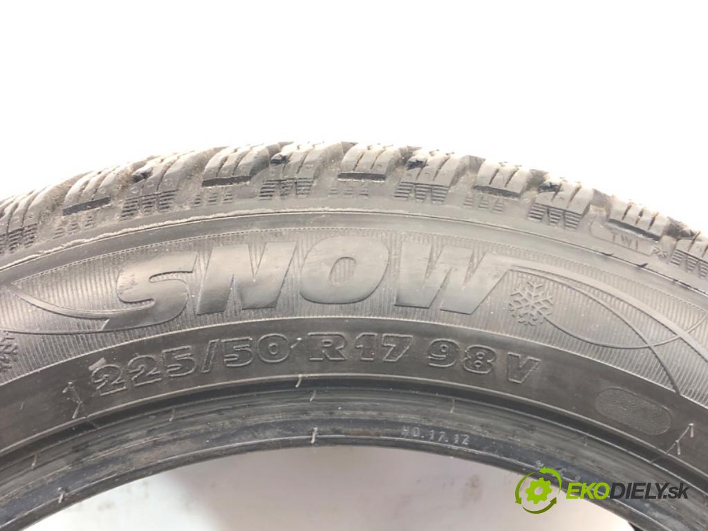 --- ---      PNEUMATIKA: zima 4X 225/50 17" RIKEN: