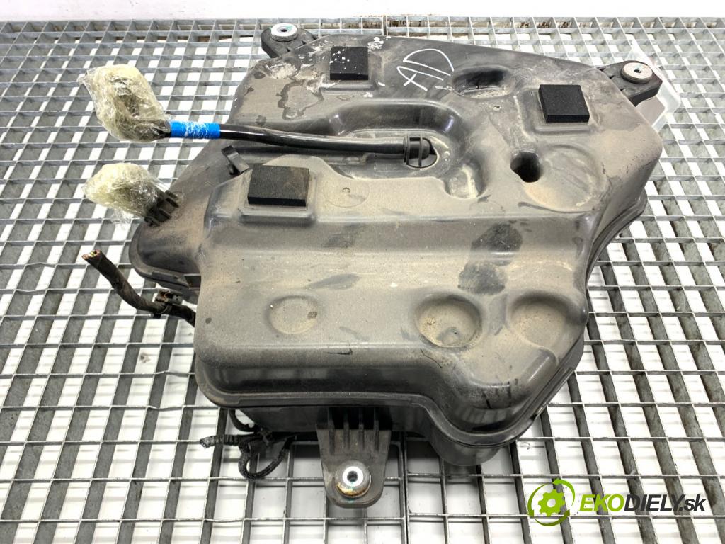 BMW G31 Kombi 2020 140 kW 520 d 1995 nádržka SCR 7391919