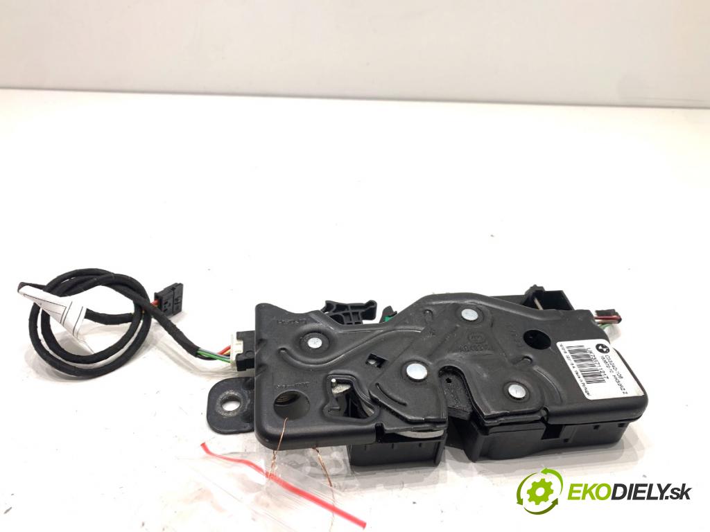 BMW G31 Kombi 2020 140 kW 520 d 1995 zámok dverí zad 7357112