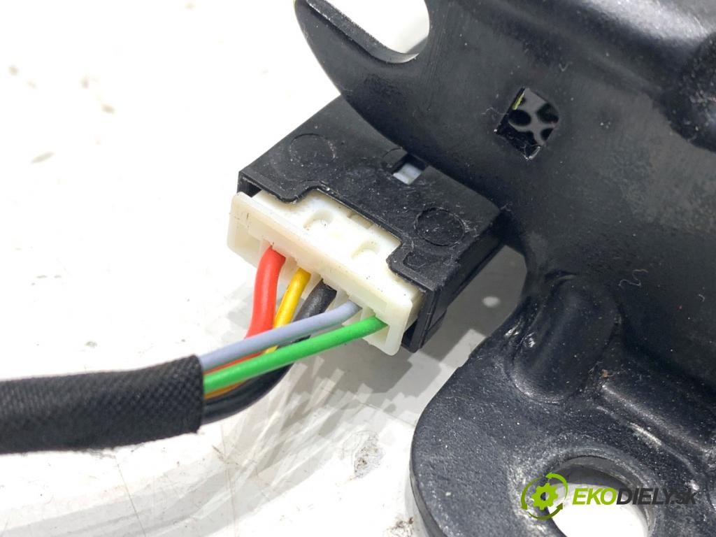 BMW G31 Kombi 2020 140 kW 520 d 1995 zámok dverí zad 7357112