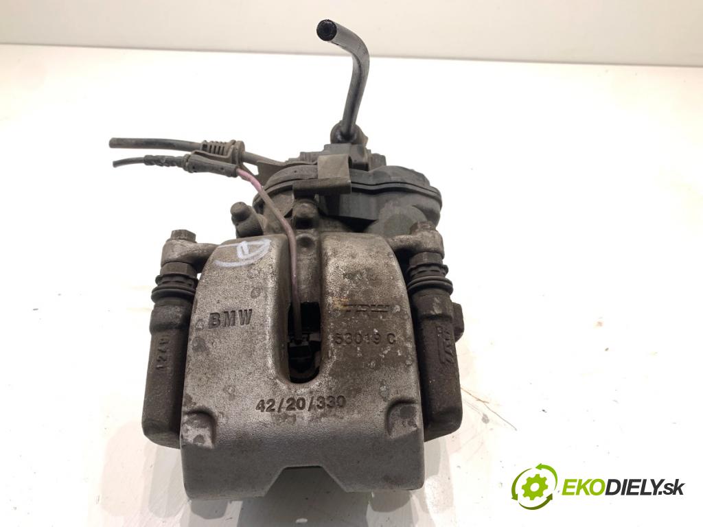 BMW G31 Kombi 2020 140 kW 520 d 1995 Brzdič strmeň pravy zad 42/20/330