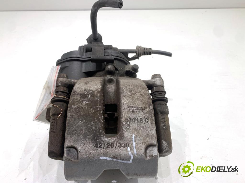 BMW G31 Kombi 2020 140 kW 520 d 1995 Brzdič strmeň ľavy zad 42/20/330