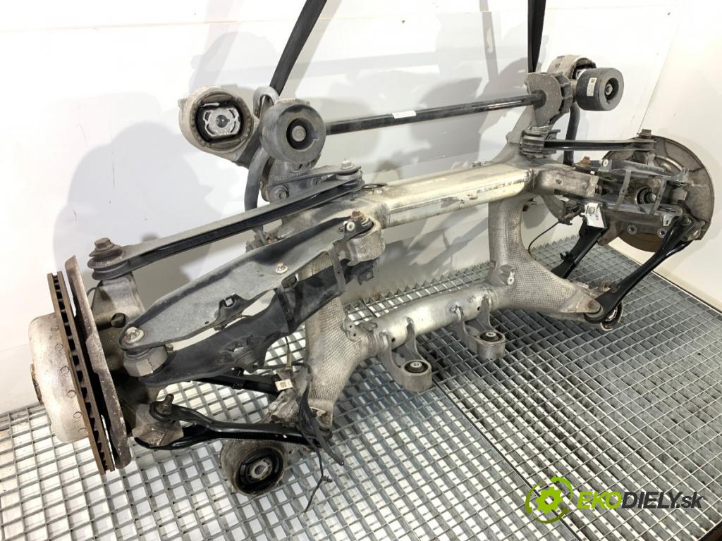 BMW G31 Kombi 2020 140 kW 520 d 1995 Výstuha zad 6866423