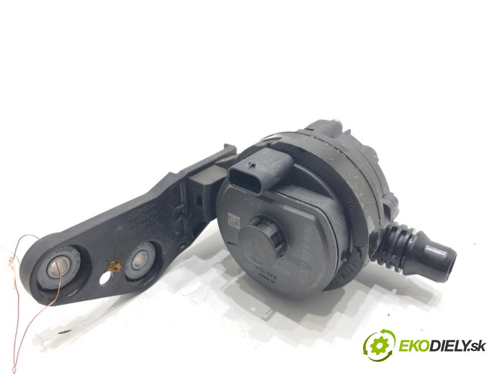 BMW G31 Kombi 2020 140 kW 520 d 1995 DALŠÍ: Pumpa vody 8474820 (Vodná pumpa)