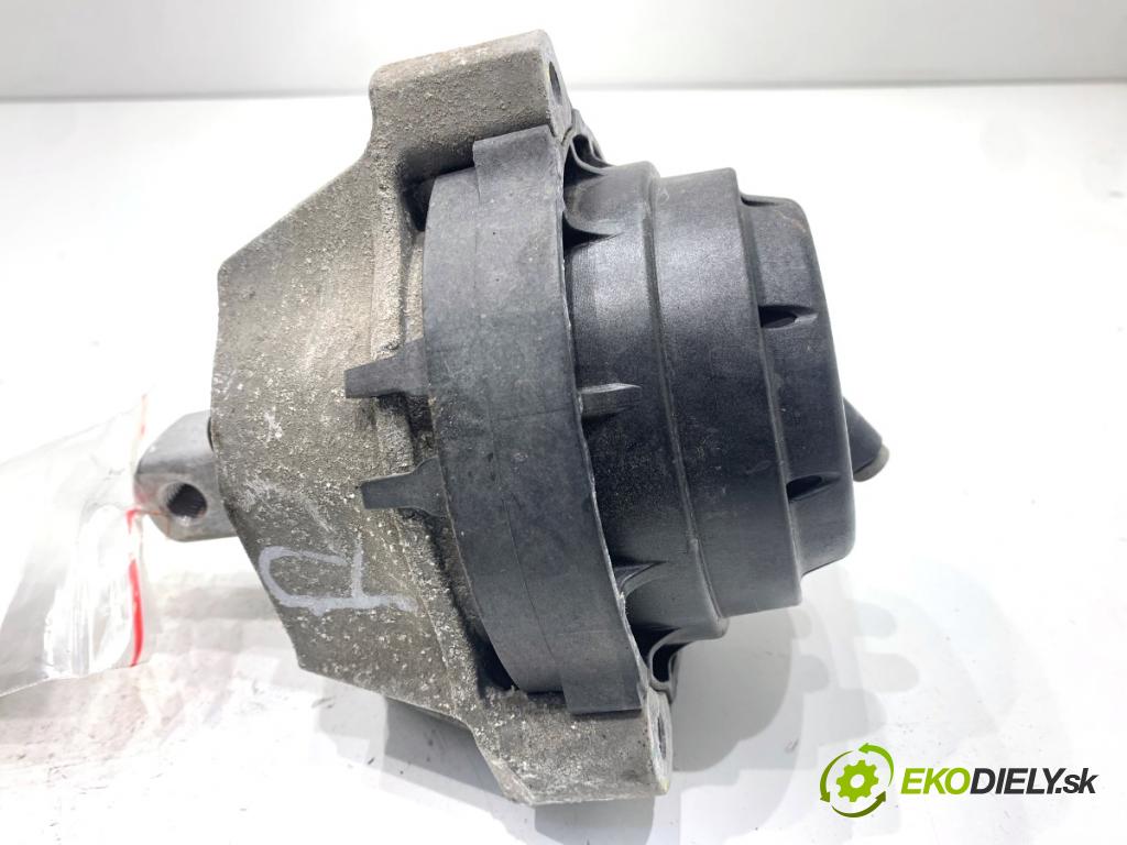 BMW G31 Kombi 2020 140 kW 520 d 1995 AirBag Motor pravy 6883514