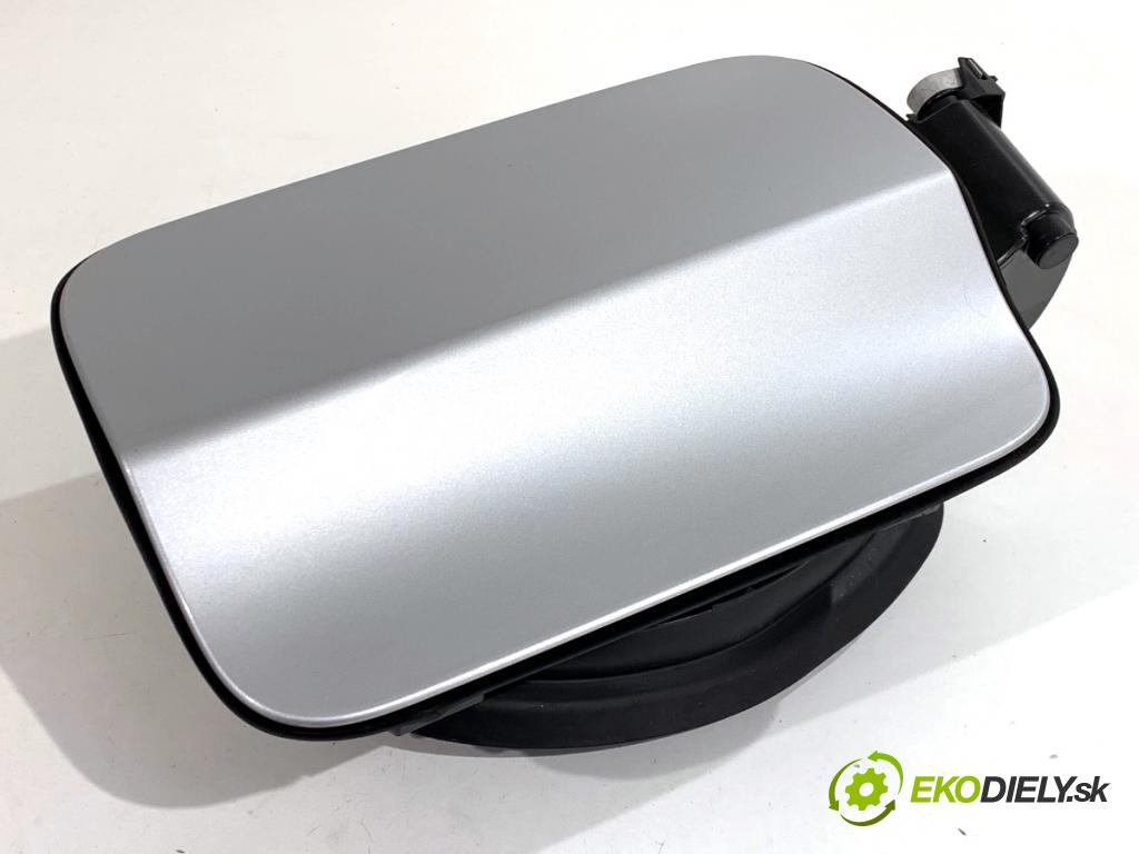 BMW G31 Kombi 2020 140 kW 520 d 1995 Dvierka nádrže paliva  (Kľučka dverí ostatné)