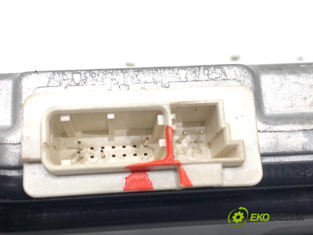 BMW G31 Kombi 2020 140 kW 520 d 1995 KAMERA okna prednej 9871841