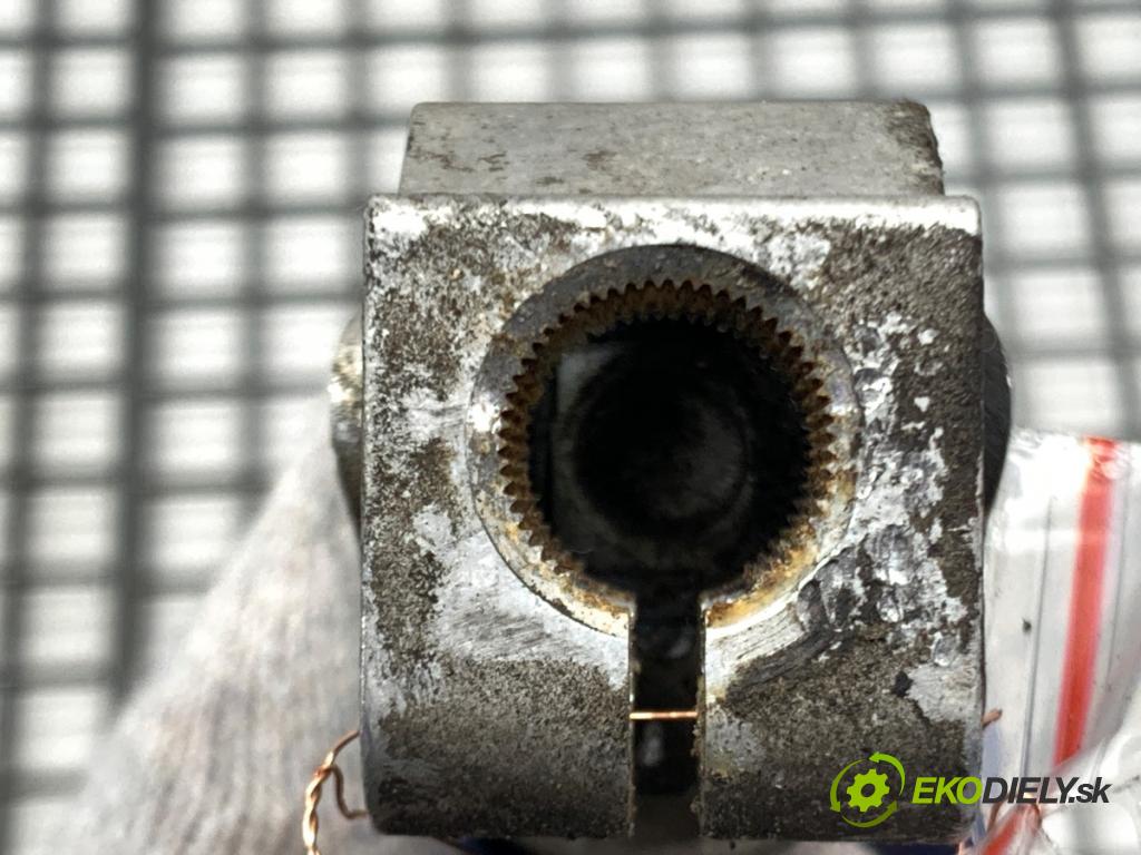 BMW G31 Kombi 2020 140 kW 520 d 1995 tyč tyče řídící 6862031