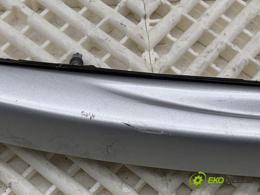 BMW G31 Kombi 2020 140 kW 520 d 1995 lyžiny STRECHA: