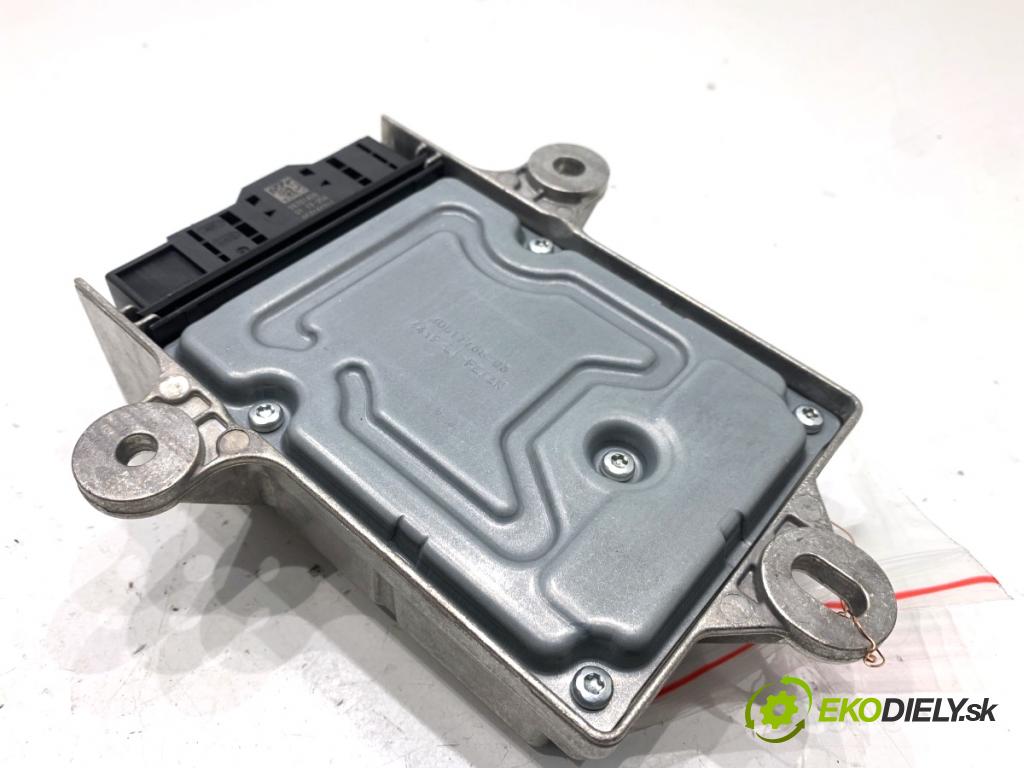 BMW G31 Kombi 2020 140 kW 520 d 1995 senzor airbag 9890599 (Snímač)