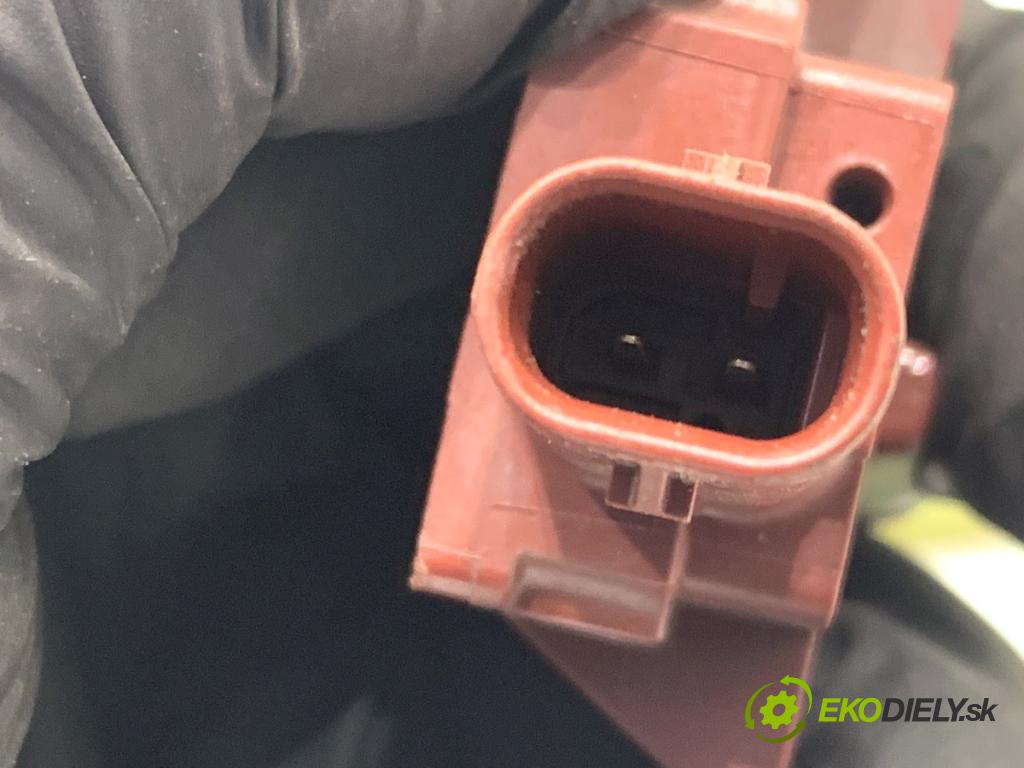 BMW G31 Kombi 2020 140 kW 520 d 1995 snímač OCHRANA Chodci 9337656