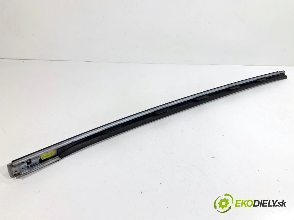 BMW G31 Kombi 2020 140 kW 520 d 1995 lišta okna čelní pravá